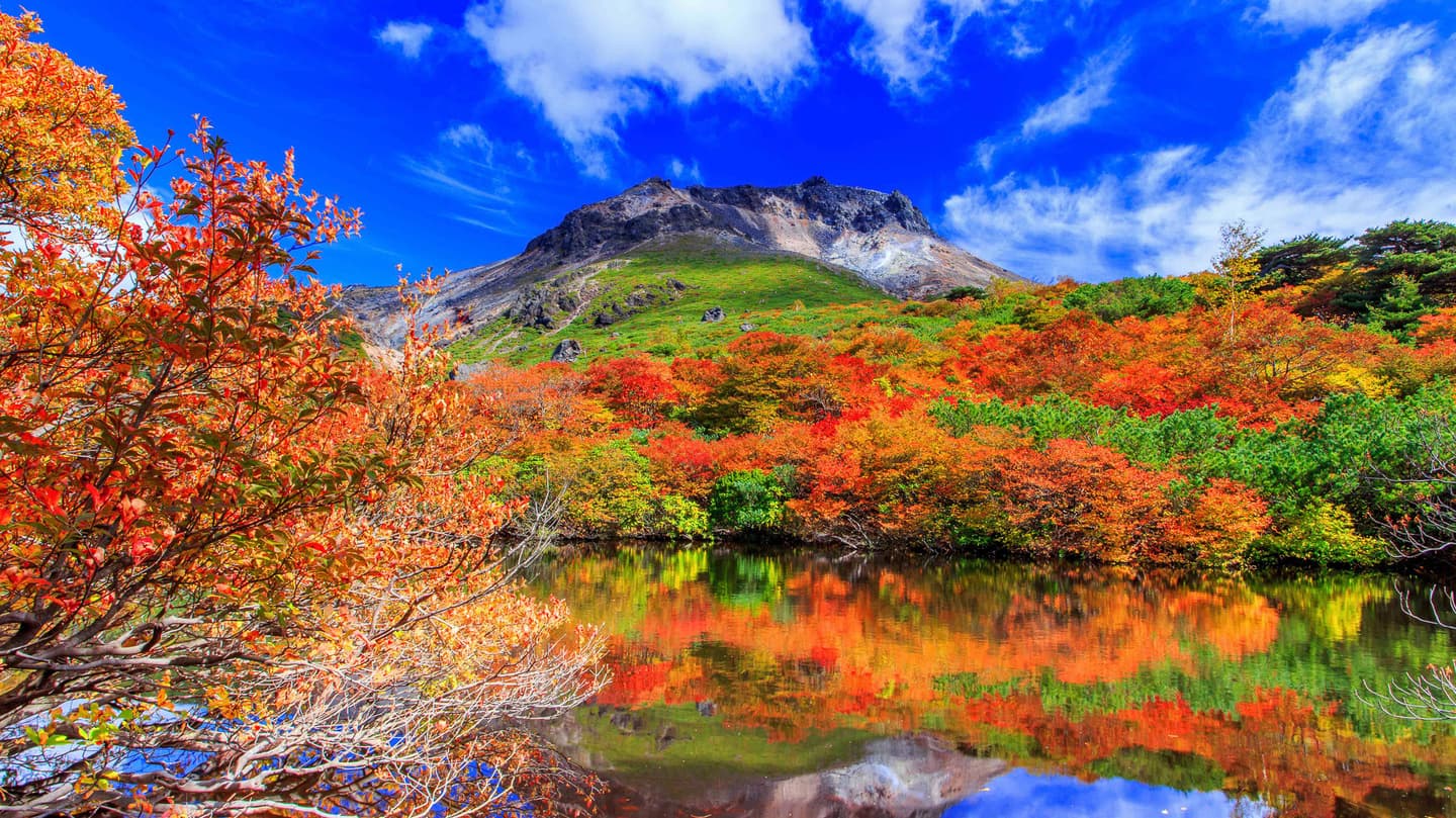栃木県　那須の紅葉　茶臼岳