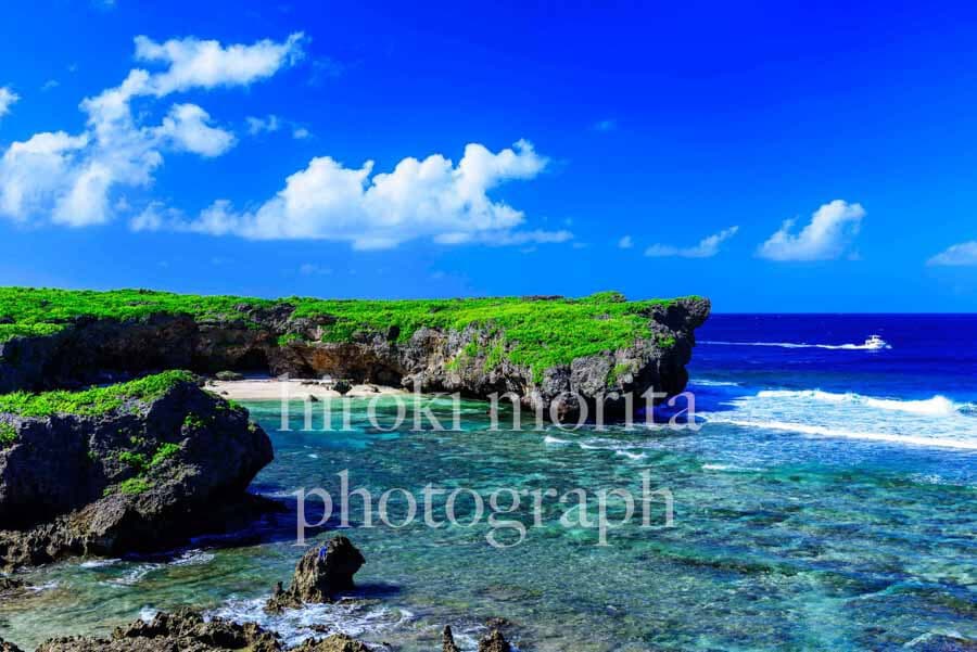 沖縄県　宮古島　下地島の海岸風景
