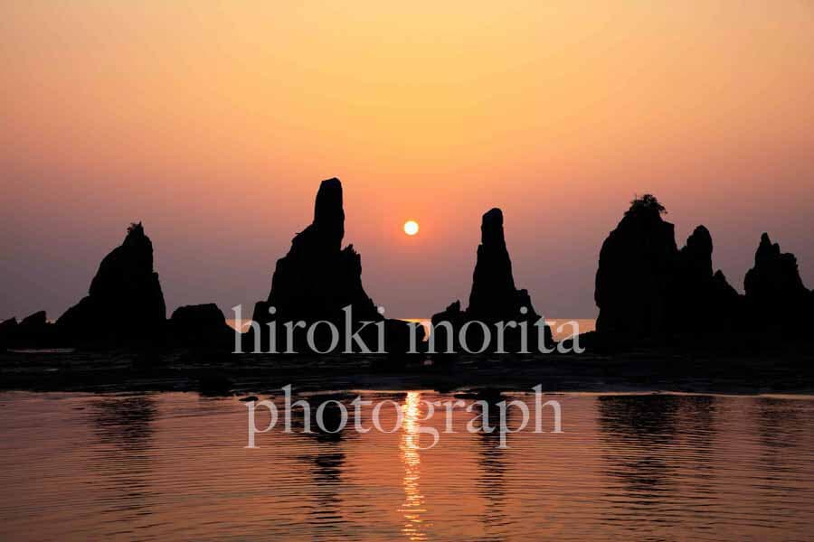 和歌山県　春霞の橋杭岩